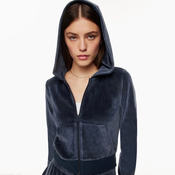 Aritzia Tna On Cloud 90’s Velour Zip Hoodie in Admiral Navy Blue sz Small - Picture 1 of 10
